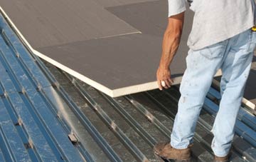 benefits of insulating Quarrelton flat roofing